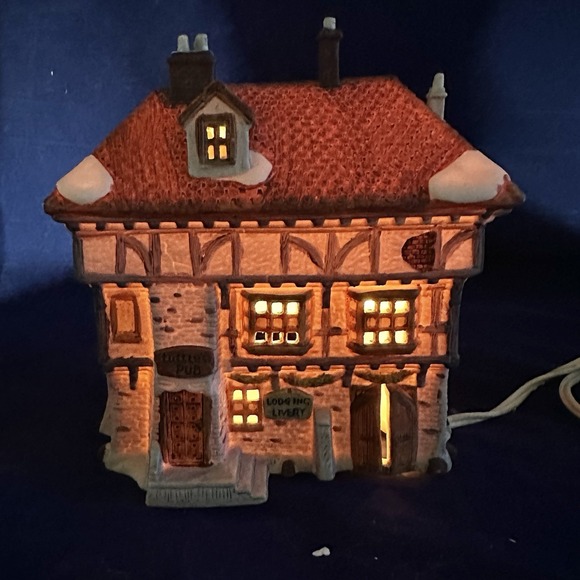 Department 56 Other - Dept 56 Heritage Village Dickens Lane Village Series Tuttle's Pub 6507-2 Retired